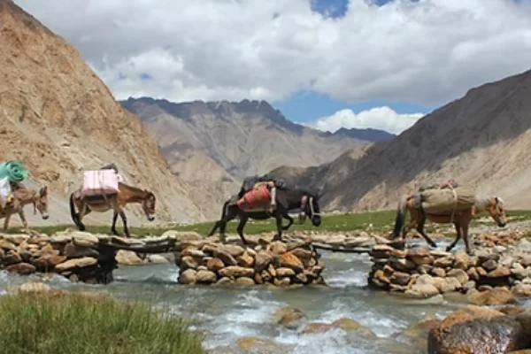 PHYANG – HUNDAR TRAVERSE