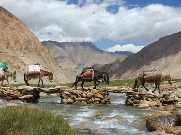 PHYANG – HUNDAR TRAVERSE